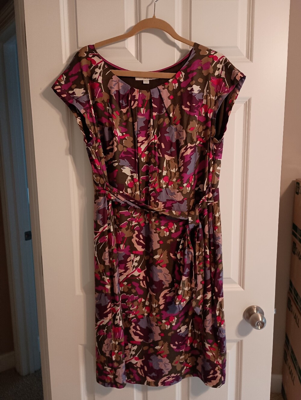 Boden Floral Print Cap-Sleeve Dress in Brown and Pink